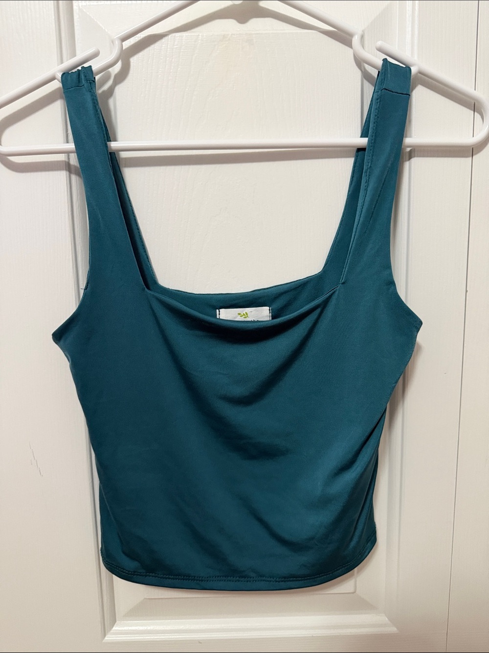 Live In the Moment Cropped Tank NWOT